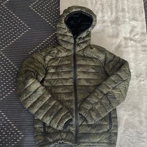 Men’s Backcountry Puffer Hoody Size S